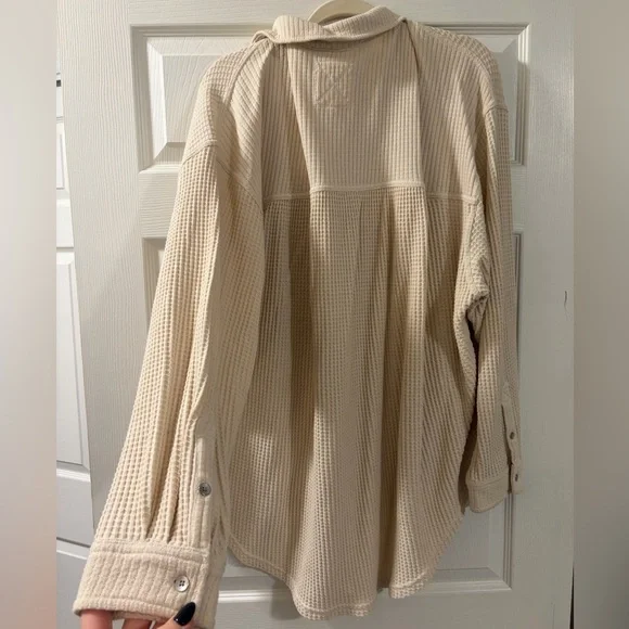 Aerie Women's Cream Button Down Shirt - Picture 4 of 4